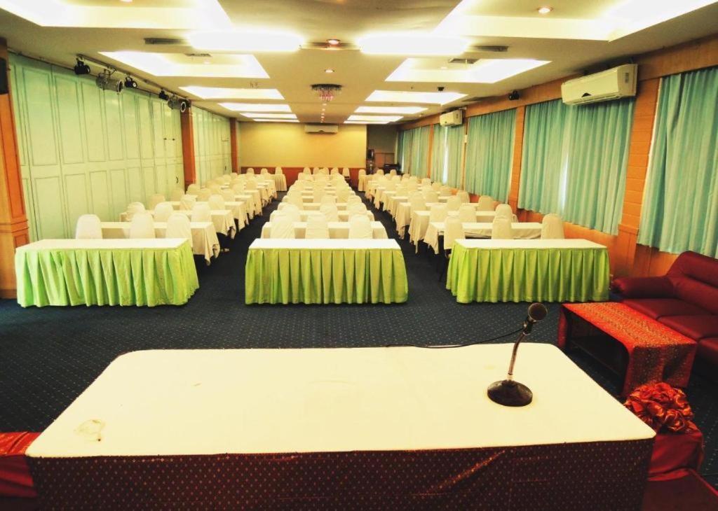 Lake Inn Hotel Songkhla Buitenkant foto