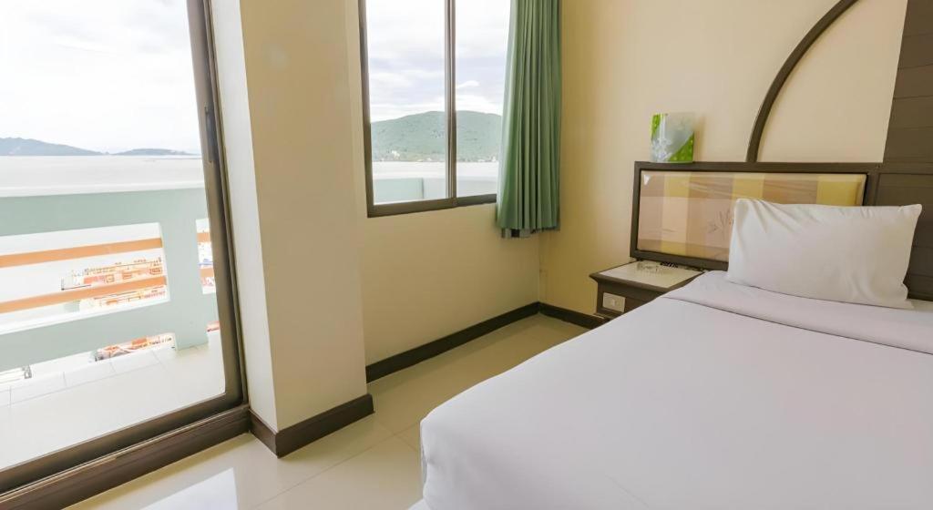 Lake Inn Hotel Songkhla Buitenkant foto