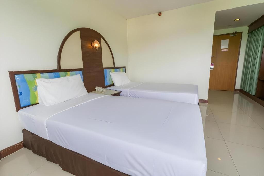 Lake Inn Hotel Songkhla Buitenkant foto