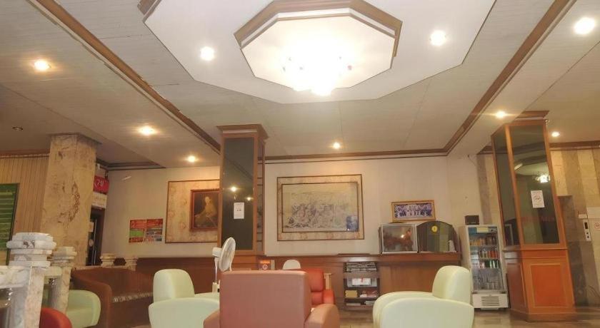 Lake Inn Hotel Songkhla Buitenkant foto